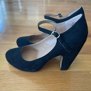 Crown Vintage Black Heels